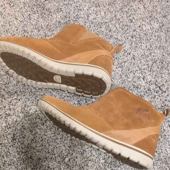 Sorel Women's Tan Ankle Boots - Picture 2 of 7